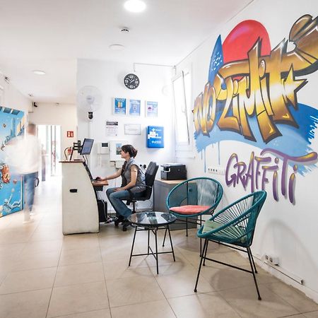 No Limit Hostel Graffiti Барселона Екстериор снимка