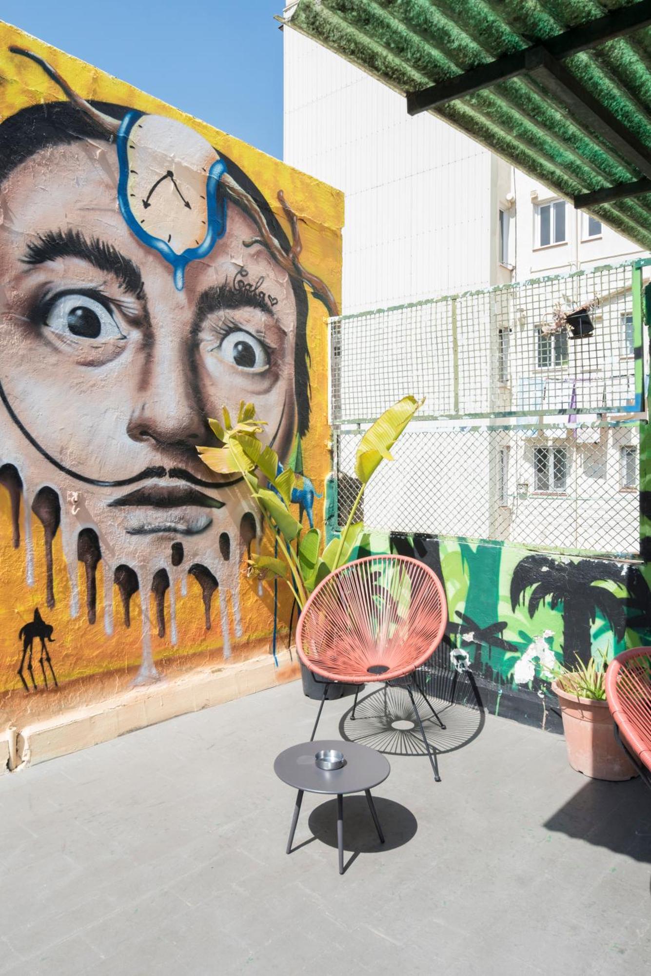 No Limit Hostel Graffiti Барселона Екстериор снимка