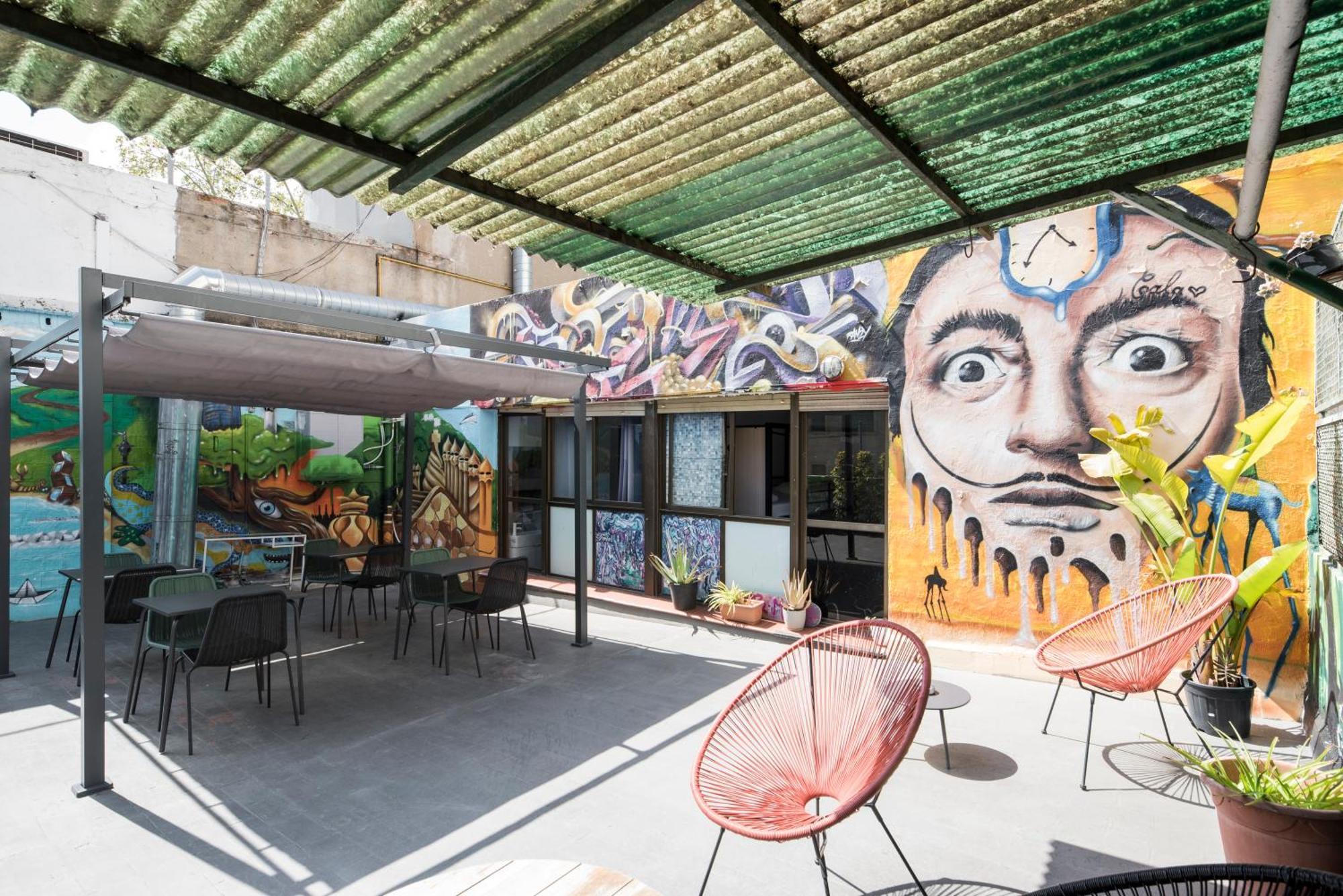 No Limit Hostel Graffiti Барселона Екстериор снимка
