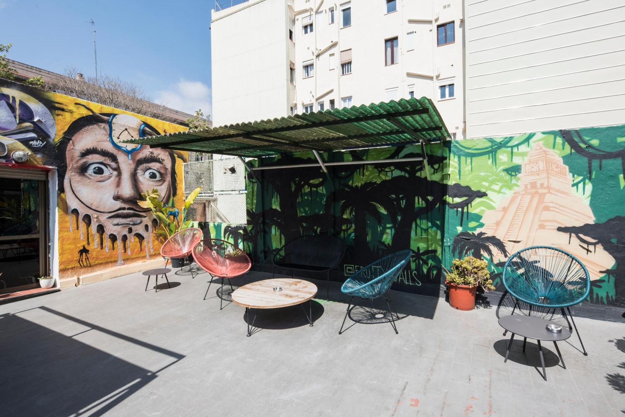 No Limit Hostel Graffiti Барселона Екстериор снимка
