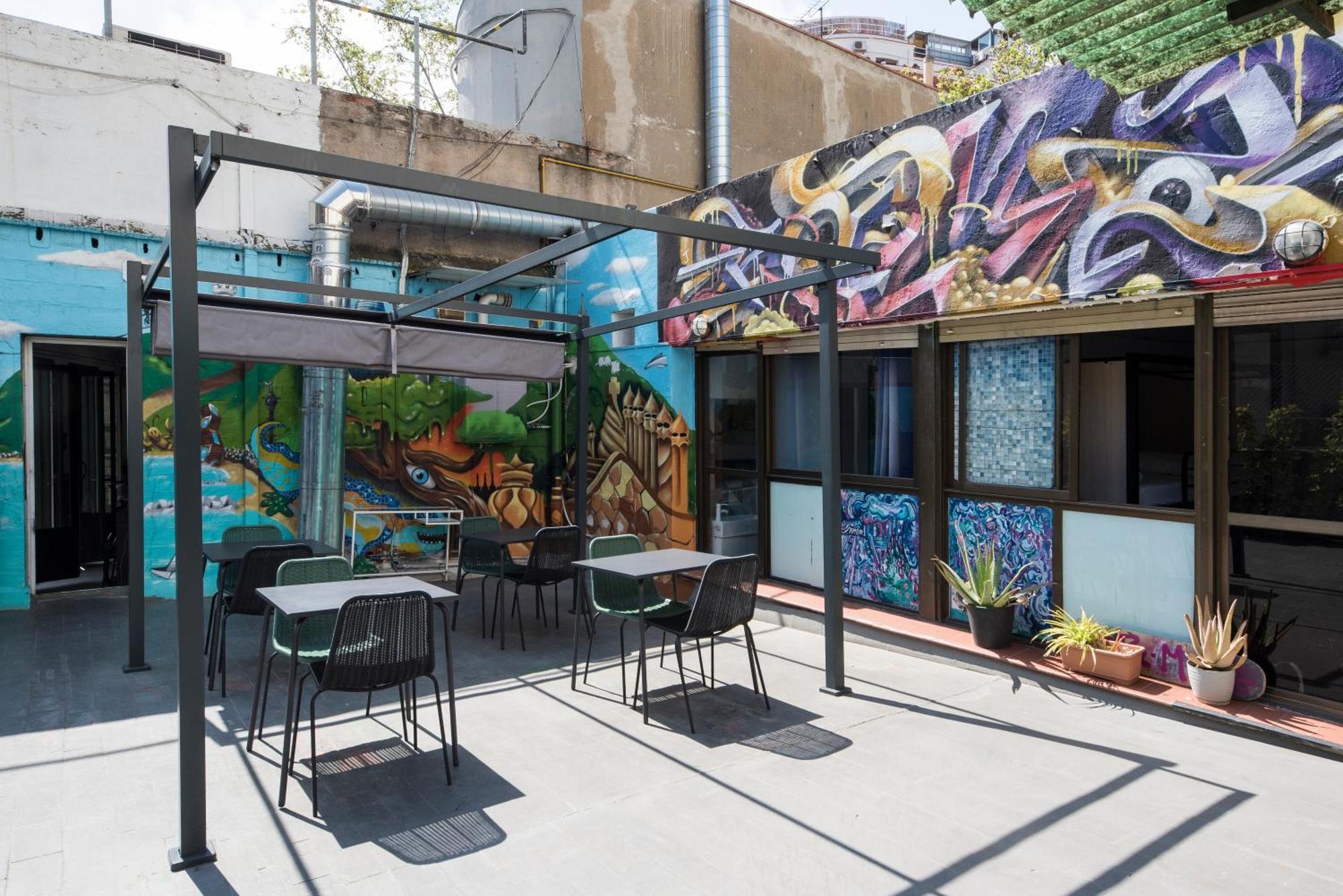 No Limit Hostel Graffiti Барселона Екстериор снимка